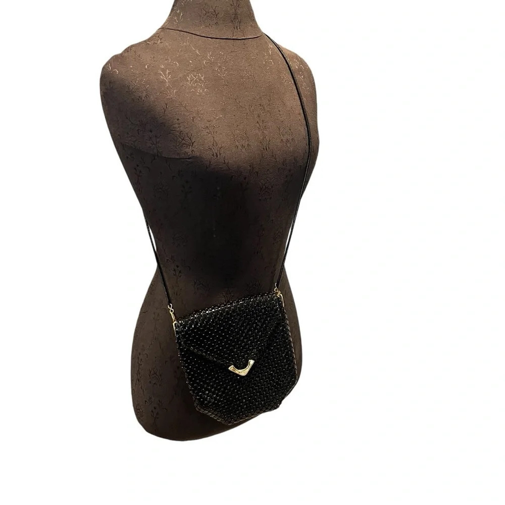 Vintage Regale Hong Kong Black Metal Flat Chain Shoulder Bag